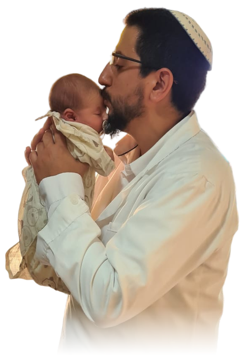 איתמר חמו המוהל עם תינוק